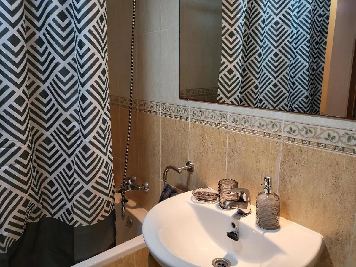 ¡Bajo precioso con salida directa a la piscina comunitaria en Paraíso de Vera! Apartamento
